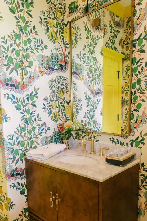 Maximalist Bathrooms, Bathroom Maximalist, Sunny Bathroom, Maximalist Bathroom, Art Deco Lights, Vibrant Wallpaper, Black Subway Tiles, Floating Sink, Wallpaper Bathroom