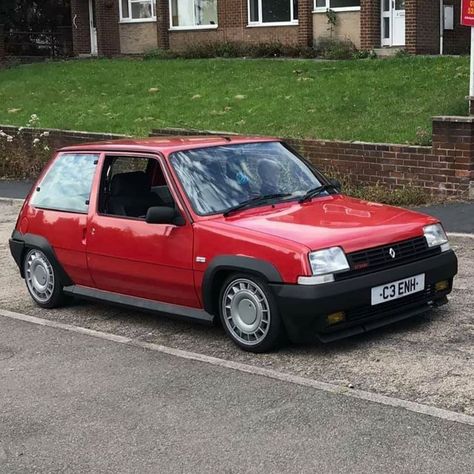 @oldskoolcars08 shared a photo on Instagram: “Phase 1 Renault 5 GT Turbo ❤ #renault #renaultsport #renault5GTT #renault5GTTurbo #GTTurbo #5turbo #turbo #boost #boosted #boostlife #retro…” • Aug 30, 2020 at 7:47pm UTC Renault 5 Gt Turbo, Car Manufacturers, R5, Hot Rods, Peugeot, Motorsport, Porsche, A Photo, Suv Car