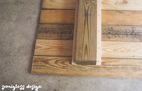 This easy DIY daybed is perfect for beginners who want to make furniture! Make this modern daybed using minimal tools in just a few hours. #semiglossdesign #woodworking #daybed #furniturebuild Daybed Diy Easy, Diy Daybed Frame, Daybed Diy, Diy Bed Frame Easy, Built In Daybed, Furniture Make, Canopy Bed Diy, Diy Furniture Building, Daybed Frame