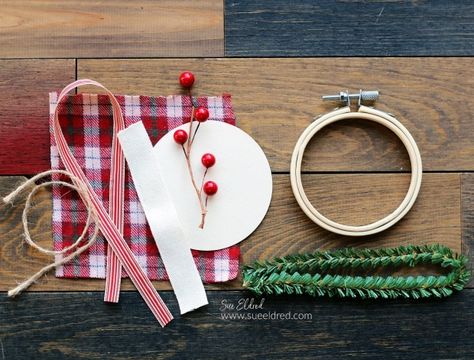 Embroidery Hoop Christmas Ornaments, Embroidery Hoop Ornaments, Hoop Ornaments, Christmas Notes, Wood Embroidery, Memory Projects, Embroidery Hoop Crafts, Christmas Craft Fair, Christmas Note