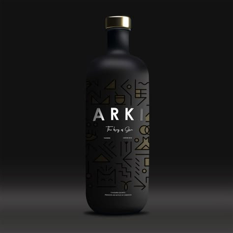 Black Bottle Design, Black Product Packaging, Dark Packaging Design, Black Packaging Design, Dark Packaging, Premium Packaging Design, Bottle Branding, Bottle Packaging Design, Wine Bottle Label Design