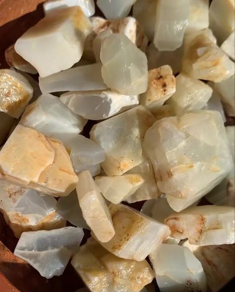 Moonstone Aesthetic, Rough Stone Jewelry, Instagram White, Crystals For Sale, Crystal Magic, White Moonstone, Lucid Dreaming, Mineral Stone, Moonstone Jewelry