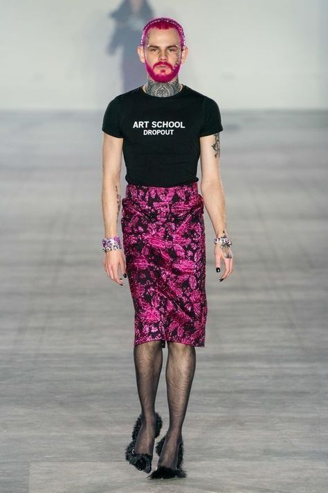 Bad Fashion Trends, Vogue Winter, Mode Queer, Patterns Textiles, Guys In Skirts, Gender Fluid Fashion, Bad Fashion, Genderless Fashion, Gender Fluid