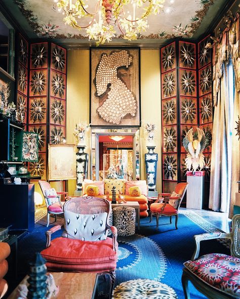 Boho Luxe Hollywood Regency Living Room, Regency Living Room, Maximal Style, Maximalist Interior Design, Tony Duquette, Maximalist Interior, Living Room Photos, Boho Interiors, Maximalist Decor