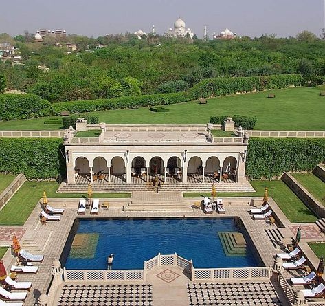 Marriage Garden Design, Oberoi Amarvilas, 5 Star Resort, Indian Temple Architecture, Mughal Architecture, Indian Home Design, Pools Backyard, Dream Mansion, Reduce Hips