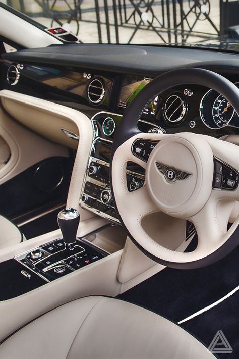 Luxe Auto's, Dash Board, Bentley Mulsanne, Luxury Car Interior, Bentley Car, Gold Bullion, Fancy Cars, Mercedes Benz Amg, Chevrolet Chevelle