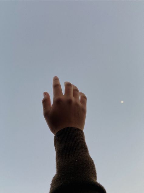 #jesus #christian #aesthetic #sky #hands #moon Salvation Aesthetic, Surrender To God Image, Prayer Hands Aesthetic, Theologian Aesthetic, Pray Aesthetics, Praise Aesthetic, Prayer Hands, Surrender To God, Aesthetic Sky