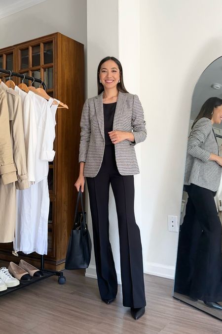 Flare Trousers Outfit, Business Professional Outfits For Women, Pants Outfit Work, Black Blazer Outfit, Fall Workwear, Business Professional Outfits, Black Flare Pants, The Flare, Work Fits