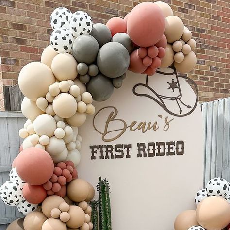 Sparkling Parties & Events - Event decor, softplay & more on Instagram: "Beau’s first Rodeo 🤠🌵🏜️  I put so much work and effort into this setup, and couldn’t be any happier with how it turned out 🌵🤎  A huge thank you to  Beau’s mummy for having us @sophieaustin95 🤎   #firstrodeo #firstrodeobirthday #firstrodeotheme #firstrodeoparty #wildwest #wildwestparty #wildwesttheme #wildwestthemedparty #wildwestdecor #wildwestballoons #wildwestpartydecorations #bapiaparty #firstbirthday #firstbirthday #firstbirthdaydecor #partydecorlondon #partydecorsurrey #partydecoratorlondon #partydecoratorsurrey" First Rodeo Birthday Balloon Arch, Boho First Rodeo Birthday, My First Rodeo Balloon Arch, My First Rodeo Backdrop, First Rodeo Backdrop, First Rodeo Birthday Boy, Wild West Party Decorations, 1st Birthday Backdrop, First Rodeo Birthday