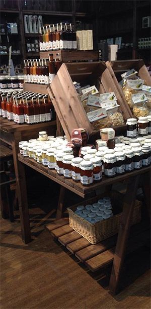 Jam Display, Wooden Wine Crates, Garden Center Displays, Farmers Market Display, Trestle Tables, Modular Display, Grocery Store Design, Wine Crate, Store Shelves