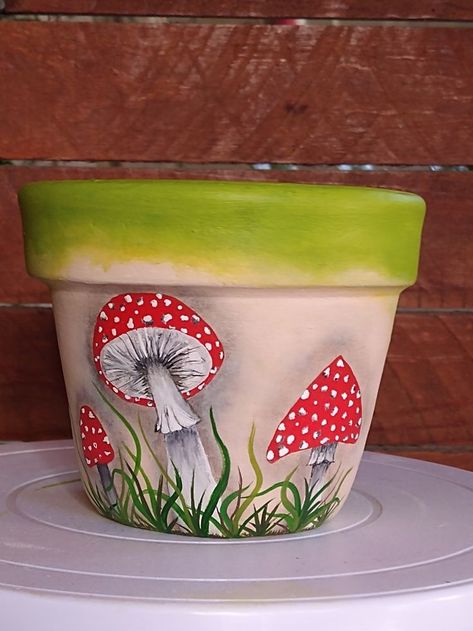 Flower Pots Painting, Pots Painting, Plant Pots Crafts, Terra Cotta Pot Crafts Diy, Mushroom Paint, Plant Pot Design, Flower Pot Art, Terra Cotta Pot Crafts, Painted Pots Diy