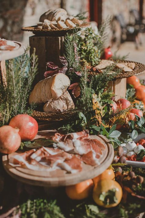 Italian Grazing Table, Grazing Board Wedding, Rustic Grazing Table, Harvest Table Wedding, Italian Wedding Foods, Harvest Table Decor, Herb Wedding, Natural Pretty, Italian Party