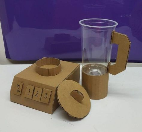 Cardboard Box Crafts Food, Cardboard Blender, Cardboard Starbucks, Cute Cardboard Crafts, Cardboard Food, Mini Garage, Cardboard Ideas, Cardboard Crafts Kids, Carton Diy