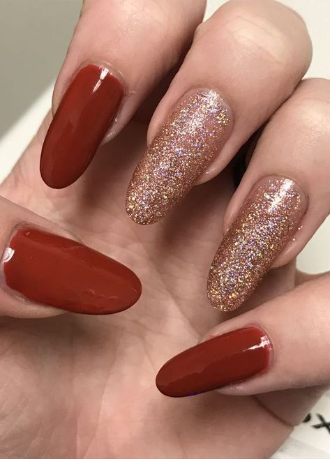 Nails For Terracotta Dress, Copper Dip Powder Nails, Terracotta Nails Acrylic, Nails For Rust Dress, Rust Nails Acrylic, Terracotta Wedding Nails, Rust And Gold Nails, Terracota Nails Ideas, Burnt Sienna Nails