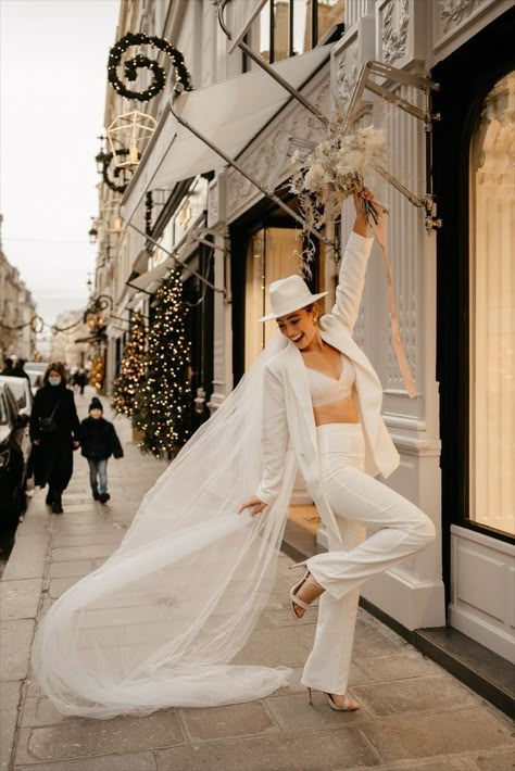 White Pant Suit, Wedding Dress Cocktail, Suit Wedding Dress, Prom Attire, White Wedding Suit, Bridal Suit, White Pants Women, White Pant, Office Suit