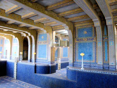 Hearst Castle, one of California's most historical mansions, was built by the first woman to receive a certificate in architecture from the Beaux-Arts school in Paris San Simeon California, Roman Pool, Julia Morgan, American Landmarks, Architecture Program, Hearst Castle, Japanese Architect, Zaha Hadid Architects, Rosa Parks