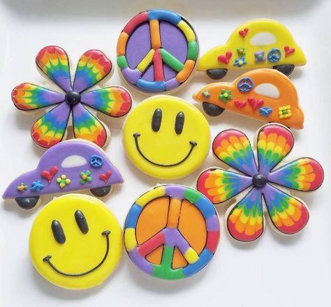 60s Cookies, Hippie Party Food, Hippie Cookies, Tie Dye Cookies, Piped Cookies, Peace Cookies, Cookie Themes, Hippie Cake, Printed Cookies