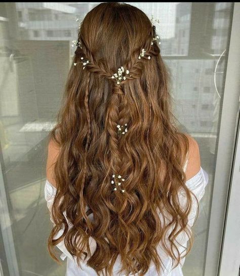 Flower Prom Hair, Down Curly Hair, Prom Hair Inspo, Curly Hair Wedding, Half Up Half Down Curly, Dean Lewis, Cute Prom Hairstyles, Debs Dress, Half Up Half Down Hair Prom