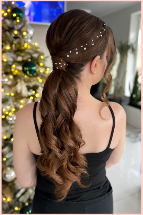 46 Cute Ponytail Styles for Every Occasion in 2024 Thread Twist Hairstyles, Ponytail Hairstyles Indian, Ponytail Hairstyles Low, Trendy Ponytail Hairstyles, Sleek Low Ponytail, Cute Ponytail Styles, Trendy Ponytail, Messy Braided Hairstyles, Messy High Ponytails