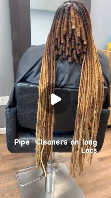 Locs With Pipe Cleaners Style, Loc Pipe Cleaner Styles, Pipe Cleaner Locs, Pipe Cleaner Curls On Locs, Flat Twist Loc Styles, Locs Hairstyles For Women Long, Long Locs Black Women, Pipe Cleaner Loc Styles, Long Dreadlock Hairstyles