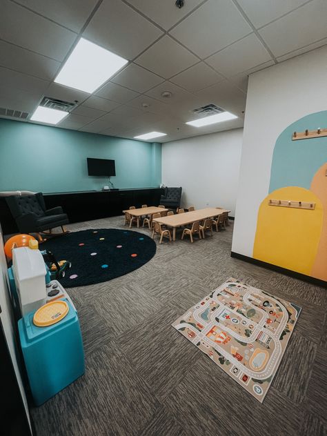 Church Toddler Room Ideas, Preschool Church Room Ideas, Children's Ministry Spaces, Sunday School Classroom Set Up, Church Preschool Room Ideas, Church Nursery Design, Church Room Ideas, Children’s Ministry Decor, Church Kids Room Decor