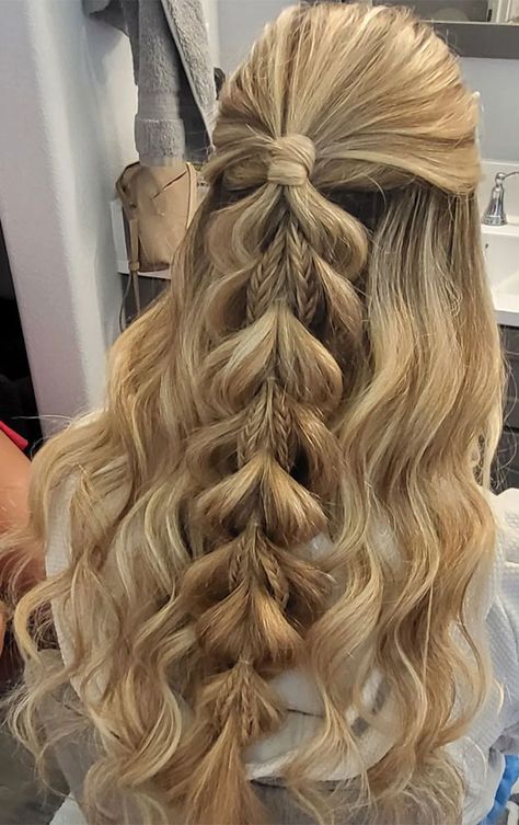 half up half down hairstyle, boho chic hairstyle, wedding hairstyle, bridal hairstyle, effortless hairstyle, updo, bridal updo, wedding hairdos Hair Looks For Prom, Boho Wedding Hair Half Up, Summer Hair Styles, Basic Hairstyles, Prom Hair Medium, Wedding Hair Half, Hairstyles Prom, Simple Prom Hair, Hairdo Wedding