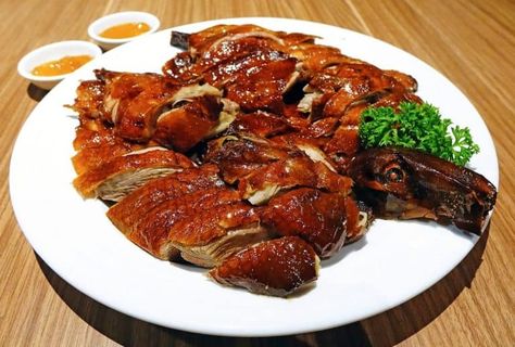 Best (And Safest) Way To Reheat Peking Duck - Foods Guy Crispy Duck Recipes, Chinese Roast Duck, Peking Duck Recipe, Chinese Chicken Wings, Duck Breast Recipe, Peking Duck, Roast Duck, Chinese Chicken, Duck Recipes