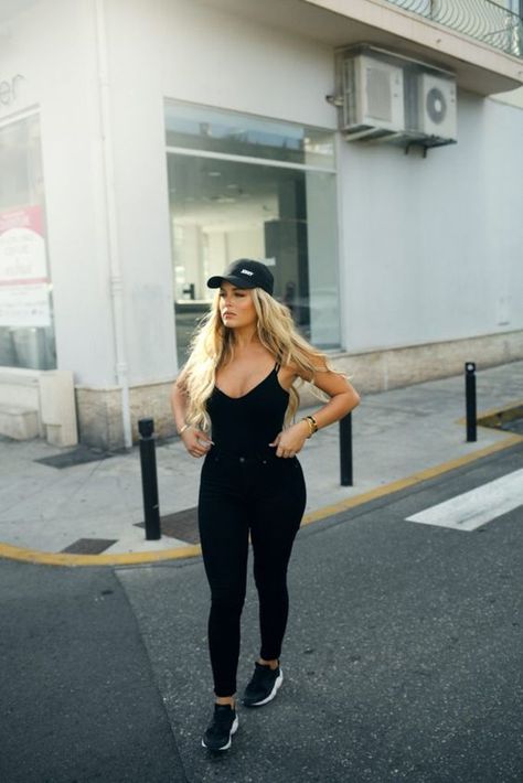 Fanny Lyckman, Mode Dope, Looks Adidas, All Black Outfit, Sporty Outfits, Looks Style, Outfits Casuales, Comfy Outfits, Daily Outfits