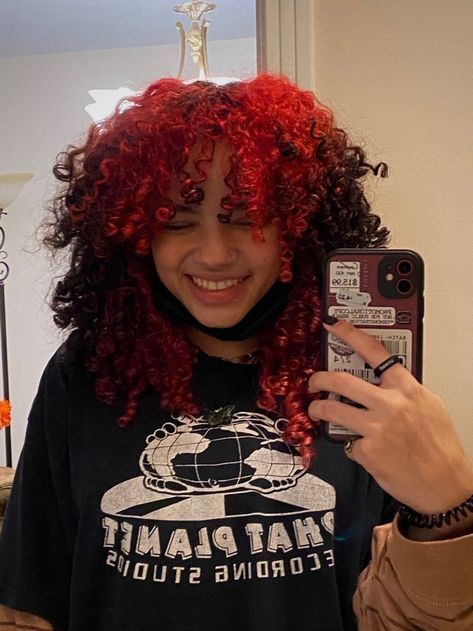 Red Split Dye, Egirl Hair, Split Dye, Dyed Curly Hair, Red Curly Hair, Dyed Hair Inspiration, Colored Curly Hair, Dyed Natural Hair, Hairdos For Curly Hair