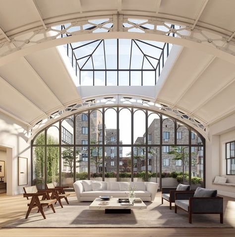 Solariums provide respite from urban environments and meld home and nature in more suburban settings.  #sunroom #solarium Penthouse New York, Appartement New York, Architecture Windows, Nyc Penthouse, New York Penthouse, Luxury Penthouse, Upper West Side, Nyc Apartment, Style At Home