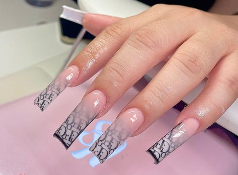 Dior Ombre Nails, Dior Foil Nails, Christian Dior Nails, Designer Nails Dior, Dior Nails Design, Gel X Designs, Dior Nails, Fye Nails, Birthday Look