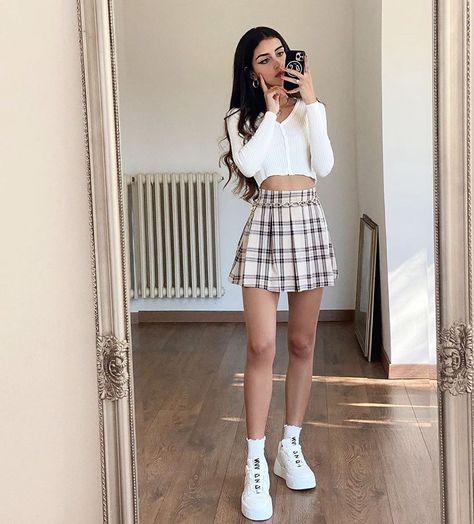 Cute Fall Fashion, Tennis Skirt Outfit, Cute Skirt Outfits, Rock Outfit, Shein Outfits, Skirt Outfit, Mode Inspo, A Mirror, Plaid Skirt