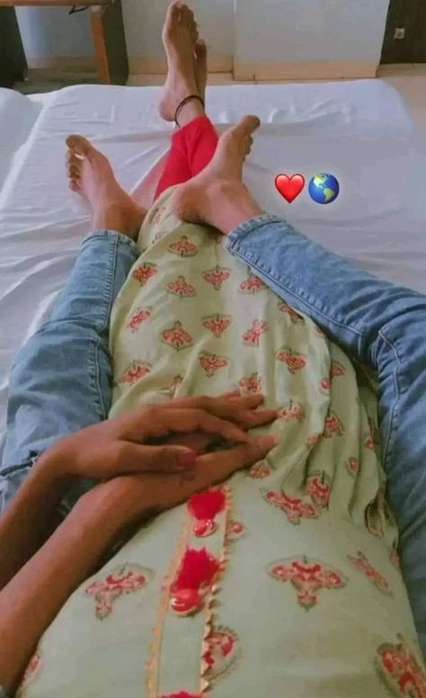 💓💓🎧🌍 Names For Girlfriend, Couples Hidden Face Pics, Easy Photography Ideas, Emoji For Instagram, Hand Pictures, Doodle On Photo, Insta Profile Pic, Cute Couple Poses