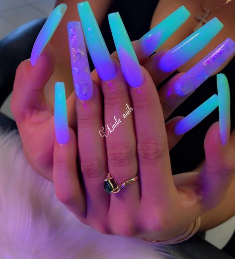 Long Glow In The Dark Acrylic Nails, Purple Glow In The Dark Nails, Glow In The Dark Nails Short, Blue Glow In The Dark Nails, Glow In The Dark Nails Coffin, Glow In The Dark Nails Acrylic, Neon Glow Nails, Glow In The Dark Nails Designs, Nails Bailarina