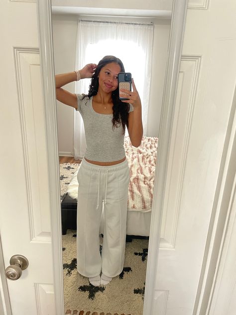 Outfit ideas Styling White Sweatpants, White Sweatpants Outfit Casual, Target Sweatpants Outfit, White Flare Sweatpants Outfit, White Wide Leg Sweatpants Outfit, Loose Grey Sweatpants Outfit, Flare Sweats Outfit, Cream Sweatpants, White Comfy Cozy Fit Sweats