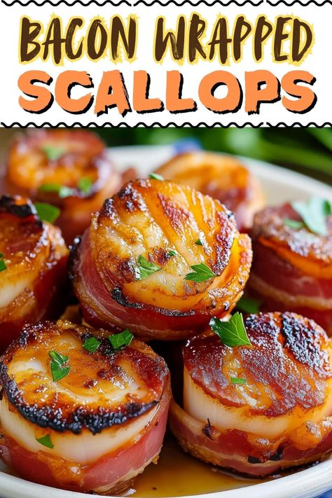 These bacon-wrapped scallops are the perfect party appetizer! The garlic butter sauce takes them straight over the top, too. Sauce For Bacon Wrapped Scallops, Bacon Wrapped Scallop Recipes, Bacon Wrapped Scallops Sauce, Best Way To Cook Scallops, Scallop Wrapped In Bacon, Carnivor Recipes, Holidays Appetizers, Scallops Wrapped In Bacon, Bacon Wrapped Scallops Recipe