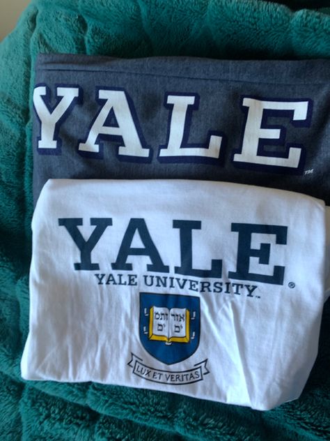 Yale Merch Aesthetic, Yale Aesthetic, Yale Rory, Yale College, Yale Law, Ivy League Colleges, Dream University, College Vision Board, Future School