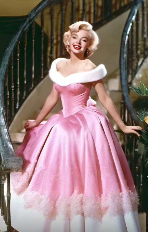 Marylin Monroe Pink Dress, Marilyn Monroe Inspired Outfits, Marylin Monroe Outfits, Marilyn Monroe Pink Dress, Monroe Dress, Marilyn Monroe Fashion, Barbie Core, Gentlemen Prefer Blondes, Baby Pink Aesthetic