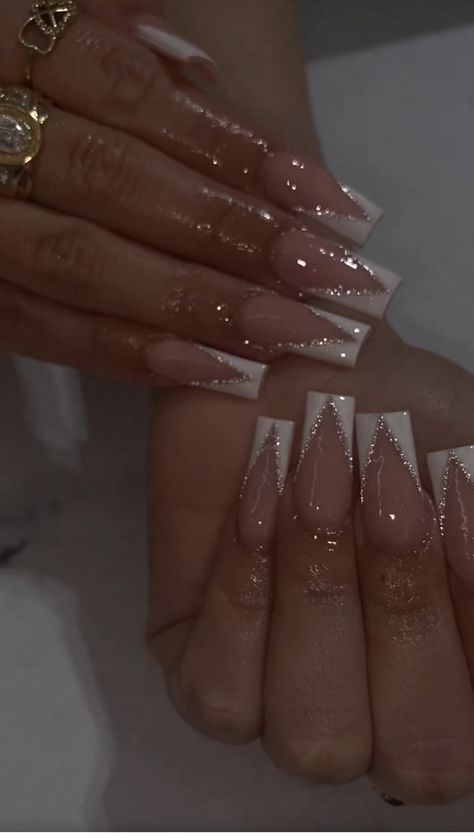 Nails To Show Nail Tech, Pretty Graduation Nails, Glittery French Tip Nails Square, Birthday Gel X Nails, Silver Sparkly French Tip Nails, Acrylic Nails Black Designs, Silver French Tip Acrylic Nails, Sparkly Nails Square, Sparkly White French Tip Nails