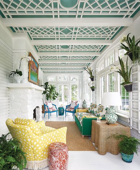 Outdoor Curtain Ideas, Southern Home Magazine, Indoor Sunroom, Southern Interior, Small Porch, Sunroom Designs, Florida Room, Patio Curtains, Southern Homes