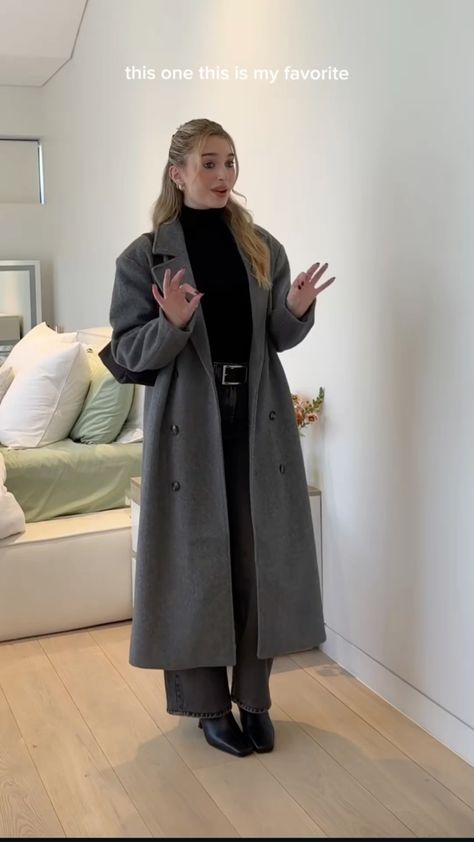 Gray Coat Outfit Winter Style, Gray Coat Outfit, Berlin Outfit, Grey Coat Outfit, Old Money Winter, Modest Winter Outfits, Old Money Fashion, Money Fashion, Gray Coat