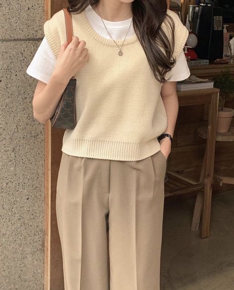 Beige Aesthetics, Business Casual Pants, Korean Casual Outfits, Korean Girl Fashion, Pants With Pockets, Work Dress, Ulzzang Fashion, Kpop Fashion Outfits, Korea Fashion