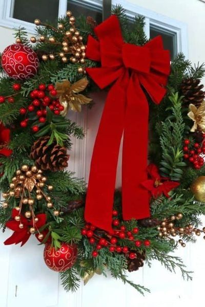 15 Best Crafted Christmas Wreath Ideas - Smarty n'Crafty Christmas Wreath Decor, Christmas Wreath Craft, Christmas Wreath Ideas, Snowflake Wreath, Evergreen Wreath, Christmas Ornament Wreath, Christmas Door Wreaths, Christmas Wreaths To Make, Festive Decoration