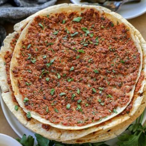 Lahmajoun Recipe, Homemade Lavash Bread, Manakish Recipe, Recipes Pizza, Middle East Recipes, Pizza Roll, Armenian Recipes, Homemade Dough, Ground Lamb