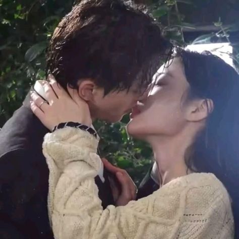 The Cookie Monster, Romantic Kiss Gif, Kim You Jung, Kang Ho Song, Romantic Couple Kissing, My Demon, Drama Ideas, Romantic Films, Song Kang