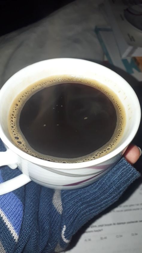 Black Coffee Snap, Eating Food Funny, Snap Ideas, Hand Pic, Food Funny, Pakistani Fashion Casual, Girl Hand, Eating Food, Shadow Pictures