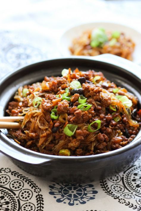 Pork Vermicelli, Mi Xao, Vermicelli Recipe, Pork Mince Recipes, Vermicelli Recipes, Asian Meals, Pork Noodles, Minced Pork, Asian Pork