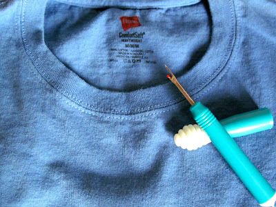 Simply Silver...: Tutorial on how to change a Crew Neck T-shirt to a Boat Neck T-shirt Transform Tshirt, Narrow Shoulders, Cut Tee Shirts, Make A Boat, Sewing Shirts, Diy Boat, Diy Sweatshirt, How To Make Tshirts, T Shirt Diy