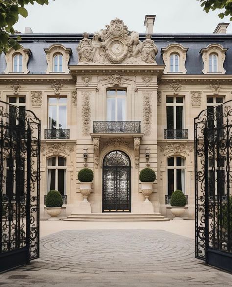 Modern French Chateau, Old Money Interior Design, Gatsby House, Old Money Interior, Dream House Layout, French Mansion, Old Money House, Dream House Aesthetic, Parisian Architecture