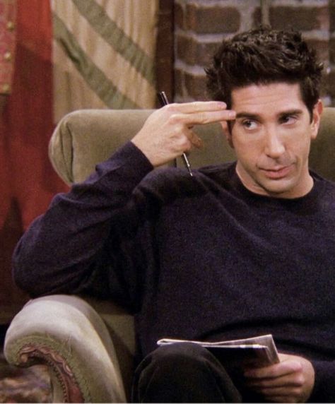 Ross Friends, Friends 1994, Friends Scenes, David Schwimmer, Friends Poster, Ross Geller, Friends Cast, Friends Tv Series, Joey Tribbiani